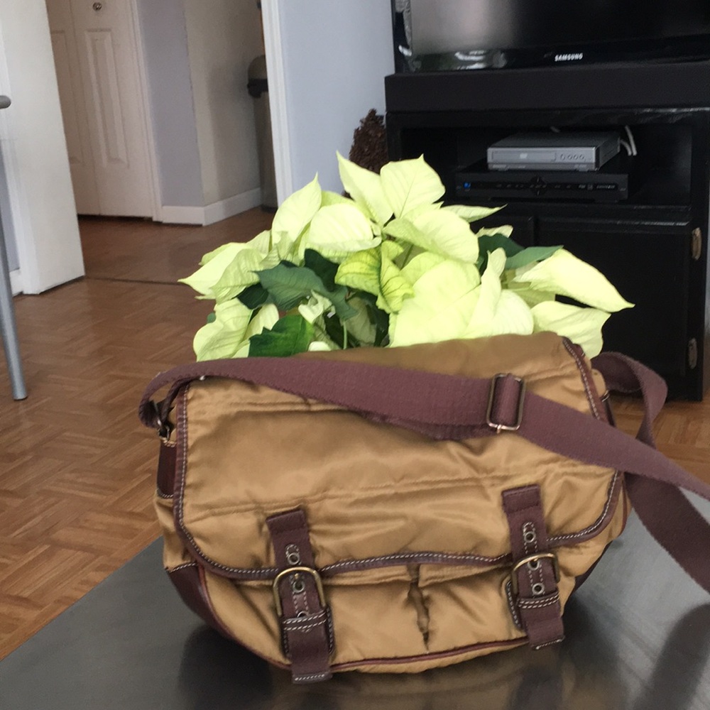 Eddie Bauer/ Quilted/ Leather Trim/ Shoulder/ Bag